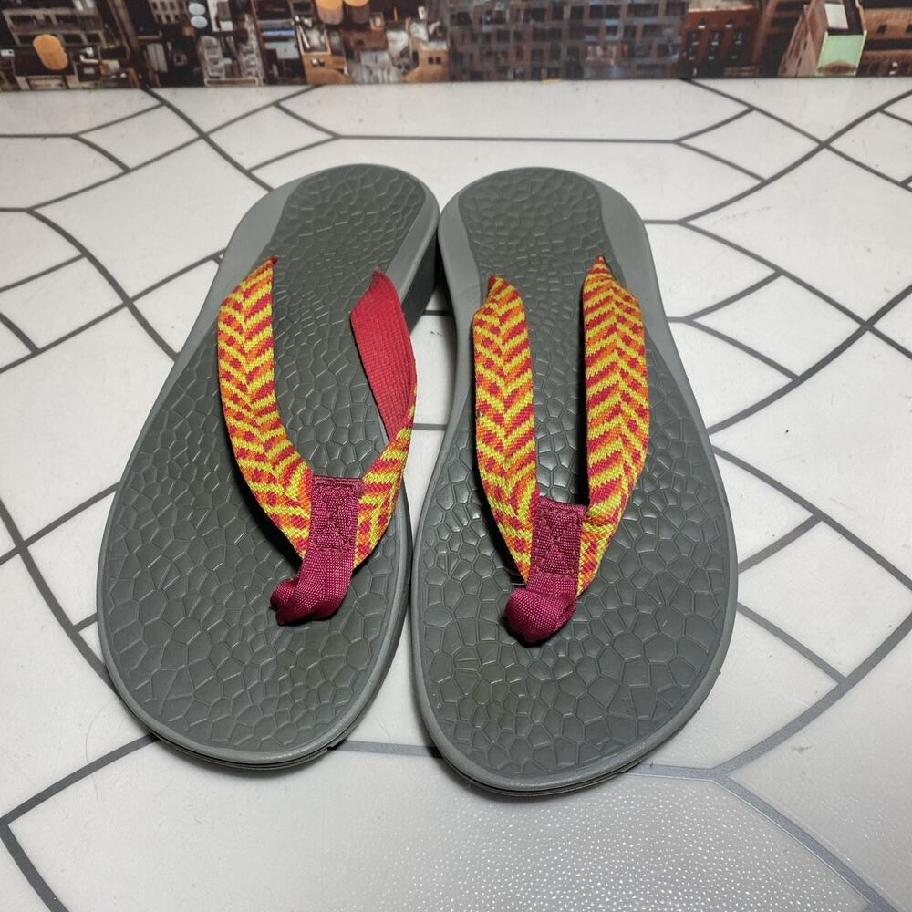 Chaco Vibe Flip-Flops - Fiesta Grey Pink Yellow Vintage Women’s 9 Eco tread